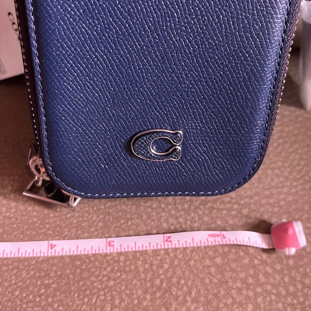 Brand new beautiful for everyone and every occasion I love the color blue - Picture 2 of 5